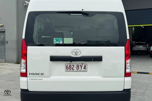 2021 Toyota Hiace SLWB image 4