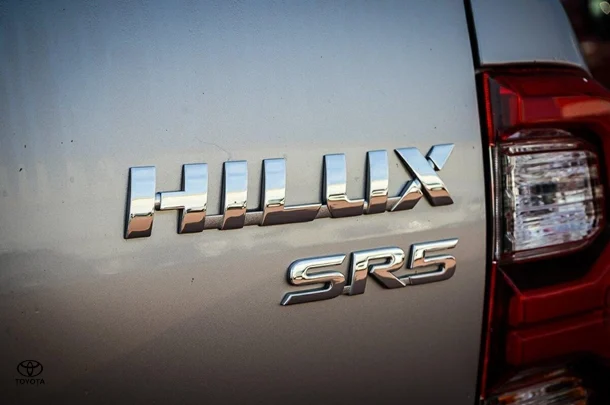 2021 Toyota Hilux 4x4 SR5 image 9