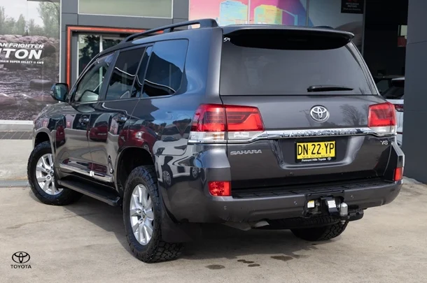 2020 Toyota Landcruiser Sahara image 2