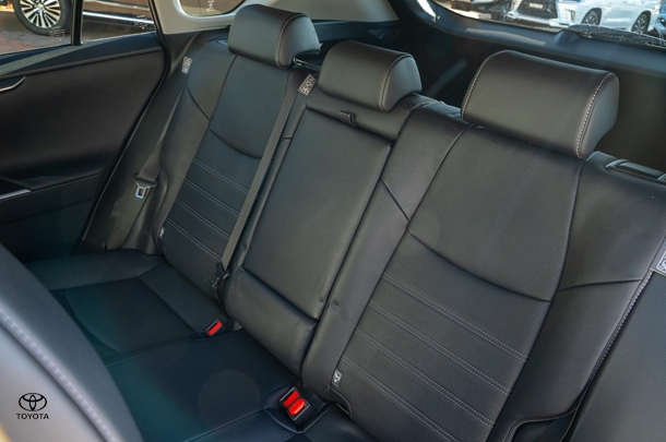 2024 TOYOTA RAV4 Hybrid Cruiser-AWD image 9