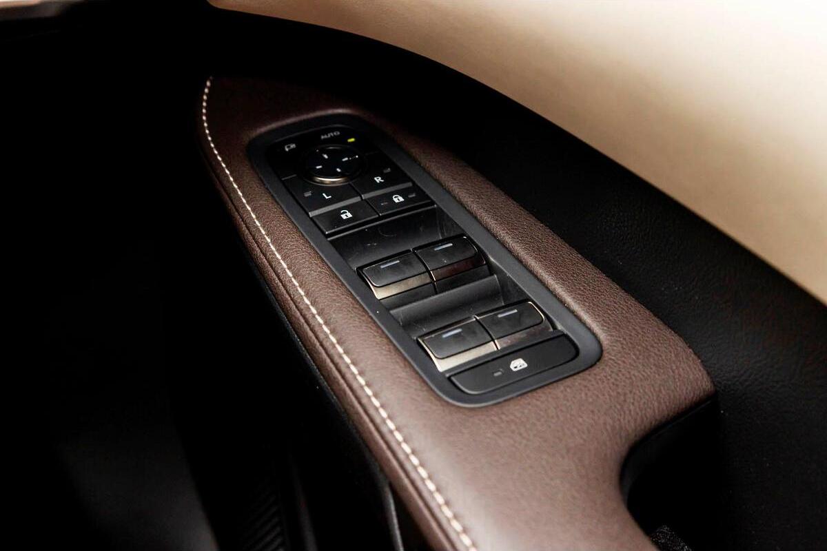 2024 Lexus RX RX350h Sports Luxury Auto eFour image 17