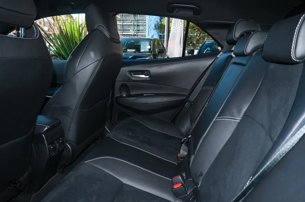 2024 TOYOTA Corolla Hatch Hybrid ZR image 9