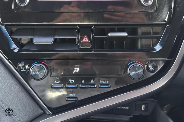 2023 Toyota Camry Hybrid Ascent image 17