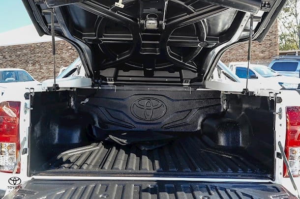 2015 Toyota HILUX SR5 image 22