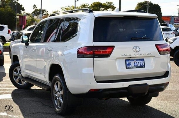 2022 Toyota Landcruiser VX image 3