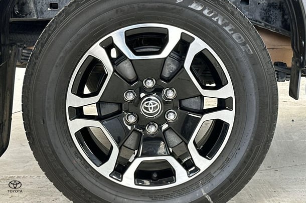 2022 Toyota Hilux SR5 image 12