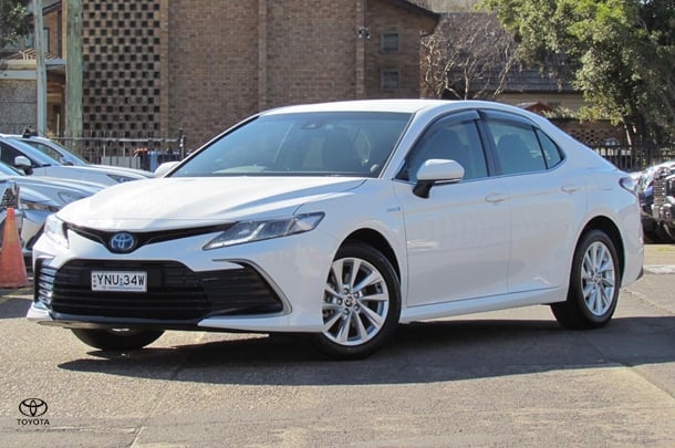 2024 Toyota Camry Hybrid Ascent image 3