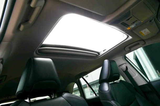 2022 Toyota RAV4 Hybrid Cruiser image 12