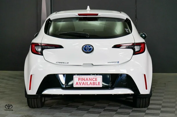 2023 Toyota Corolla Hatch Hybrid Ascent Sport image 5