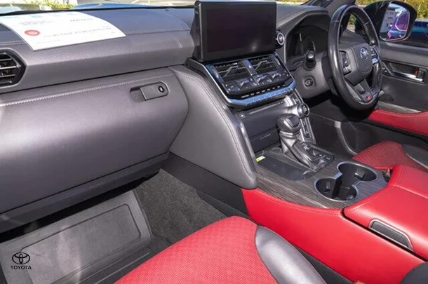 2021 Toyota Landcruiser GR-S image 10