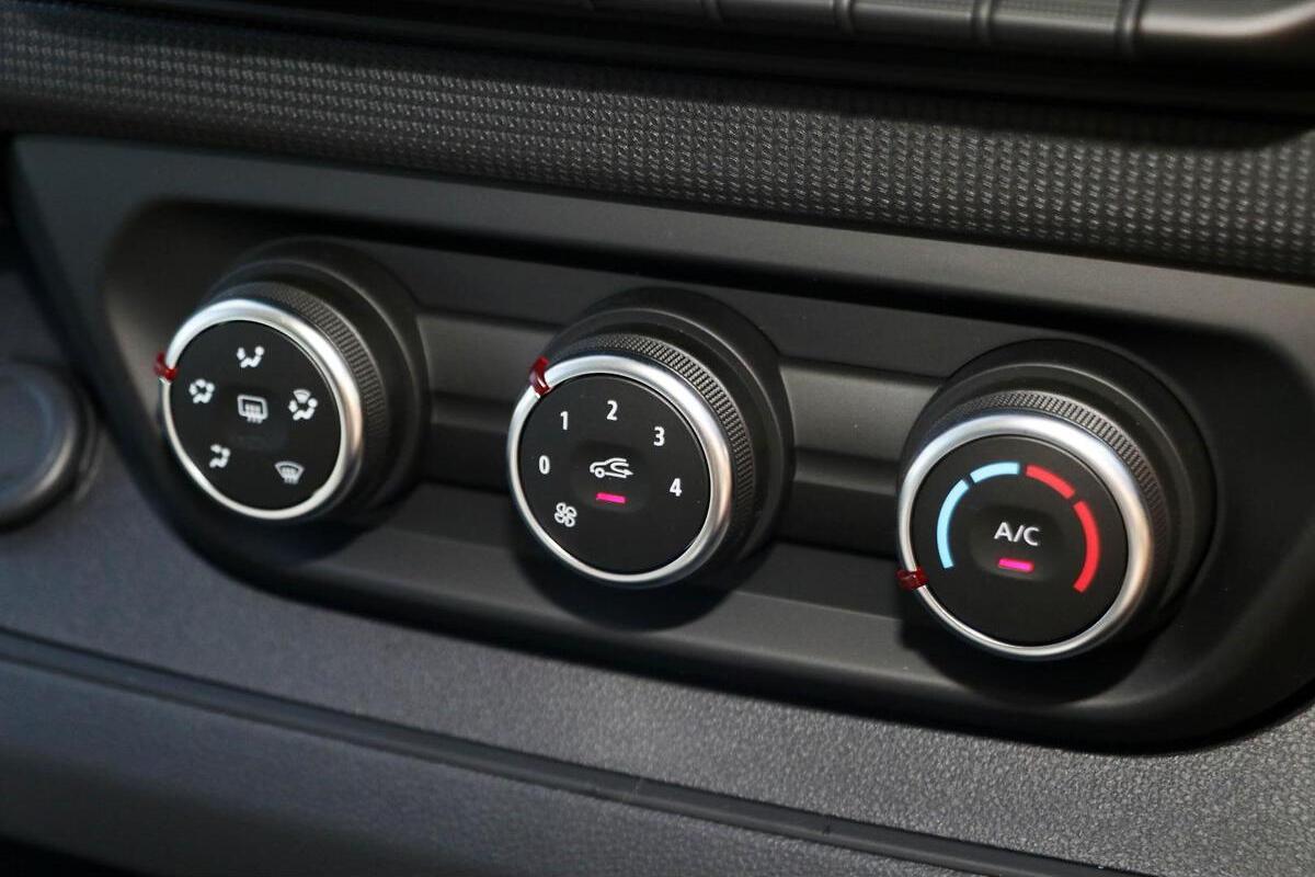 2024 Renault Trafic Pro SWB Manual MY24 image 14