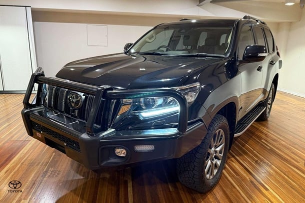 2018 Toyota Prado VX image 10