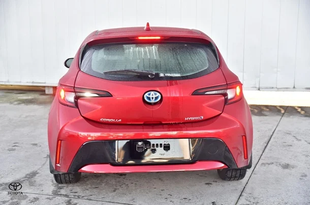 2023 Toyota Corolla Hatch Hybrid Ascent Sport image 3
