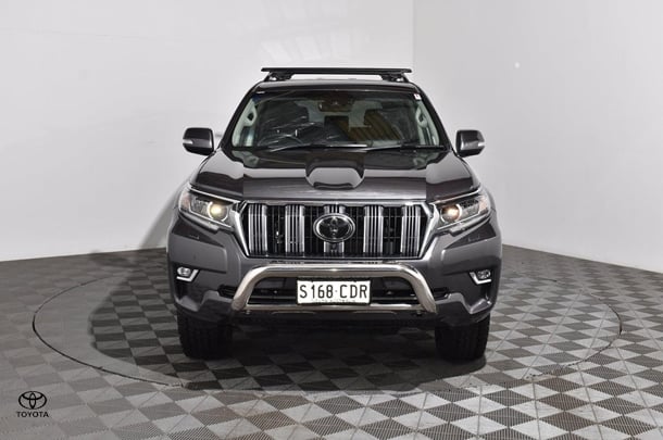 2019 Toyota Prado VX image 3