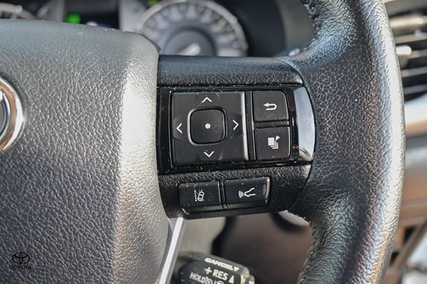 2021 Toyota HILUX SR5 image 19