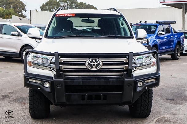 2019 Toyota Landcruiser GXL image 3