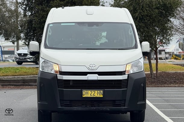2023 Toyota HIACE SLWB image 2