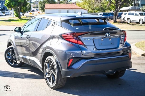 2023 Toyota C-HR Hybrid Koba 2WD image 2