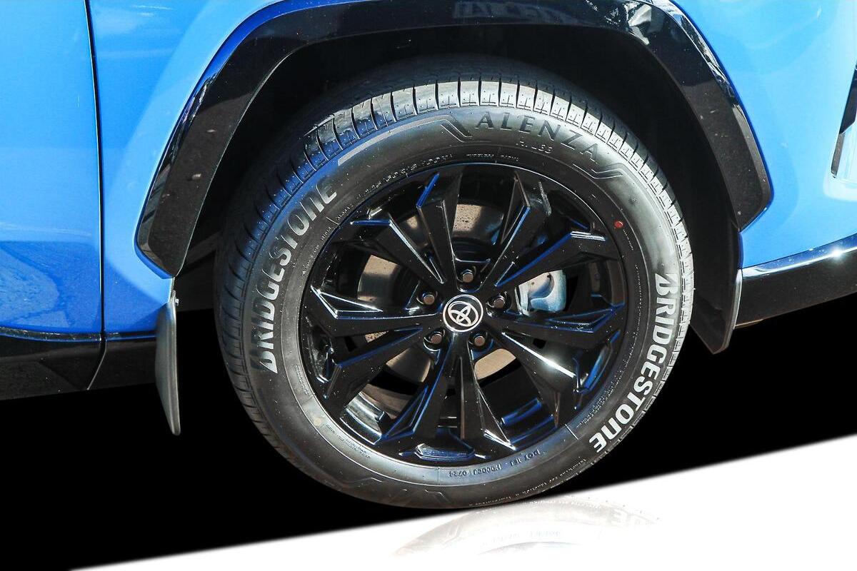 2024 Toyota RAV4 XSE Auto 2WD image 15