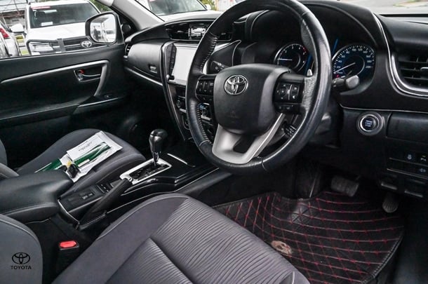 2020 Toyota Fortuner GXL image 18