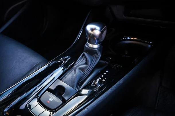 2017 Toyota C-HR L3 image 20