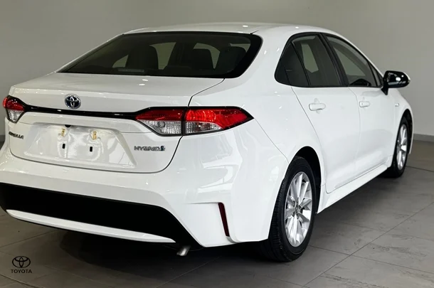 2022 Toyota Corolla Sedan Hybrid Ascent Sport image 12