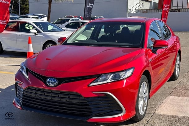 2023 Toyota Camry Hybrid Ascent image 3