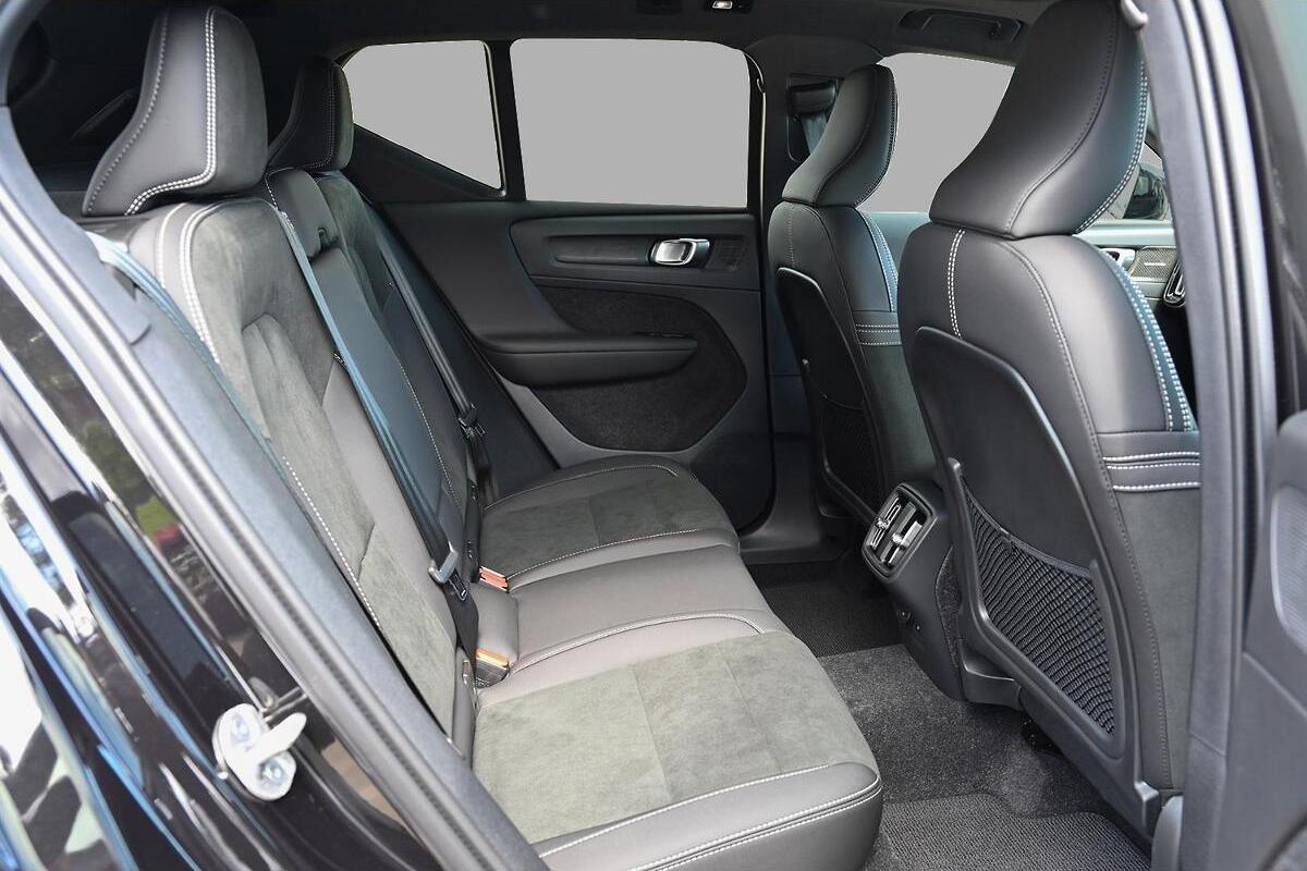 2024 Volvo XC40 Black Edition Auto AWD MY25 image 7