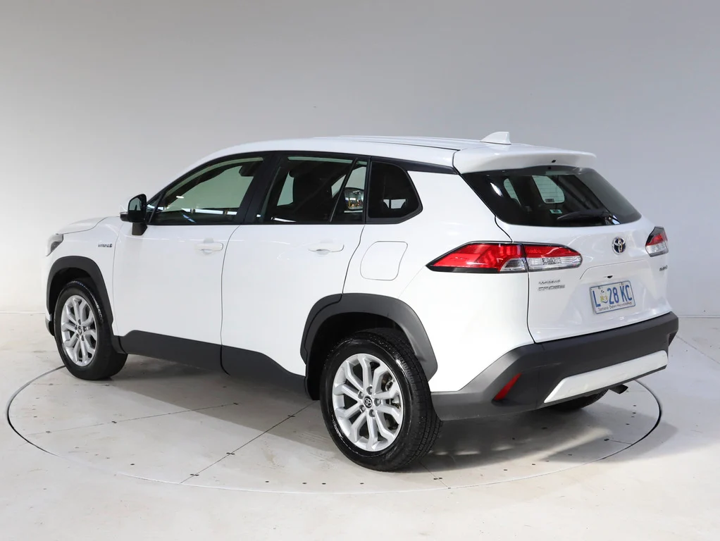 2023 Toyota Corolla Cross Hybrid GX image 5