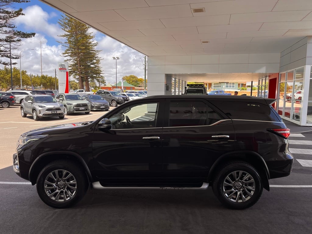 2020 Toyota Fortuner Crusade image 6