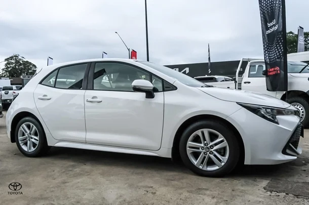 2019 Toyota COROLLA Ascent Sport image 3