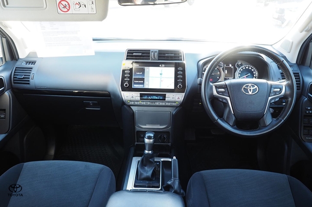 2022 Toyota Prado GXL image 38