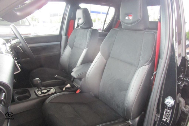 2023 Toyota Hilux GR-S image 14