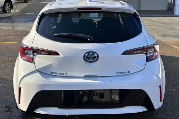 2022 Toyota Corolla Hatch Hybrid Ascent Sport image 5