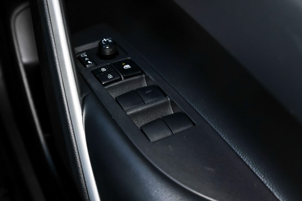 2022 Toyota Corolla Cross Hybrid GX image 14