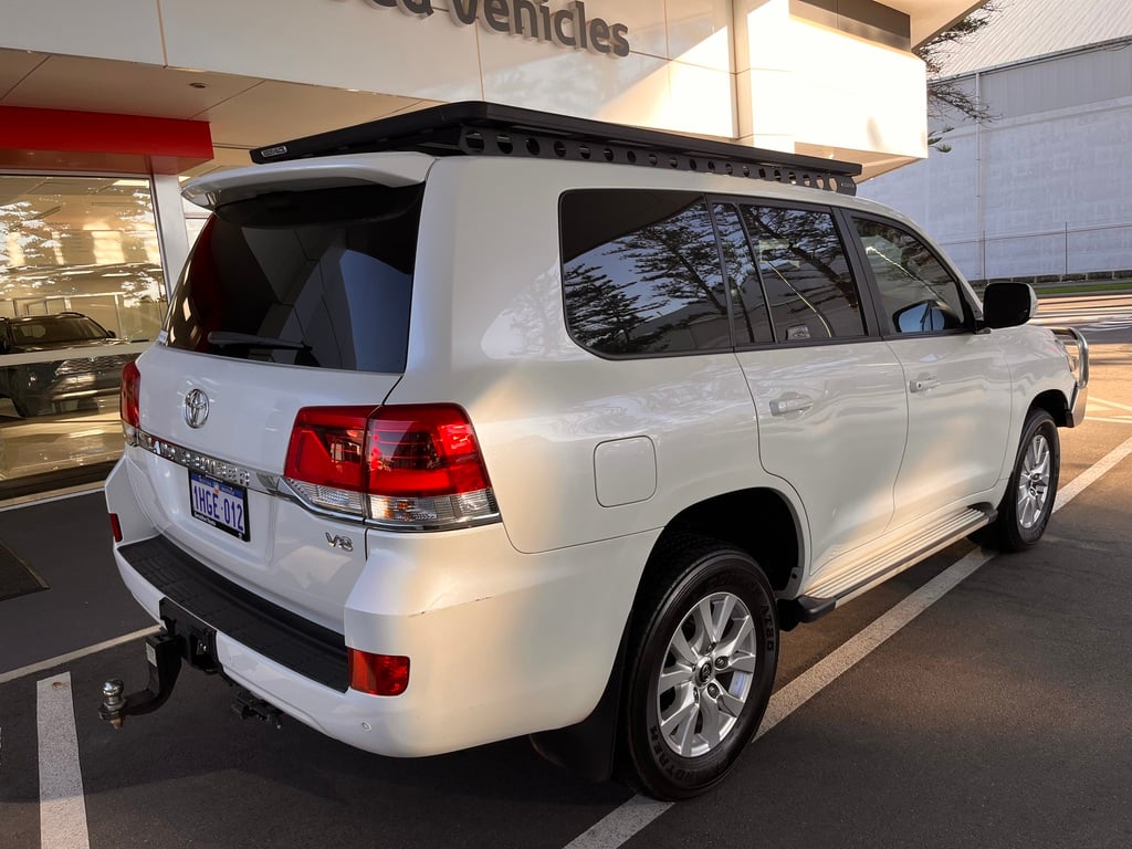 2021 Toyota Landcruiser GXL image 6