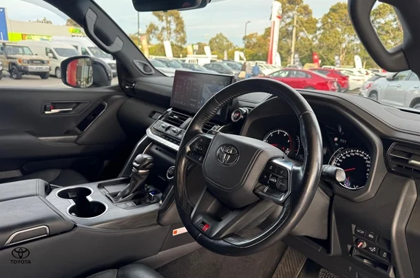 2023 Toyota Landcruiser GR-S image 5