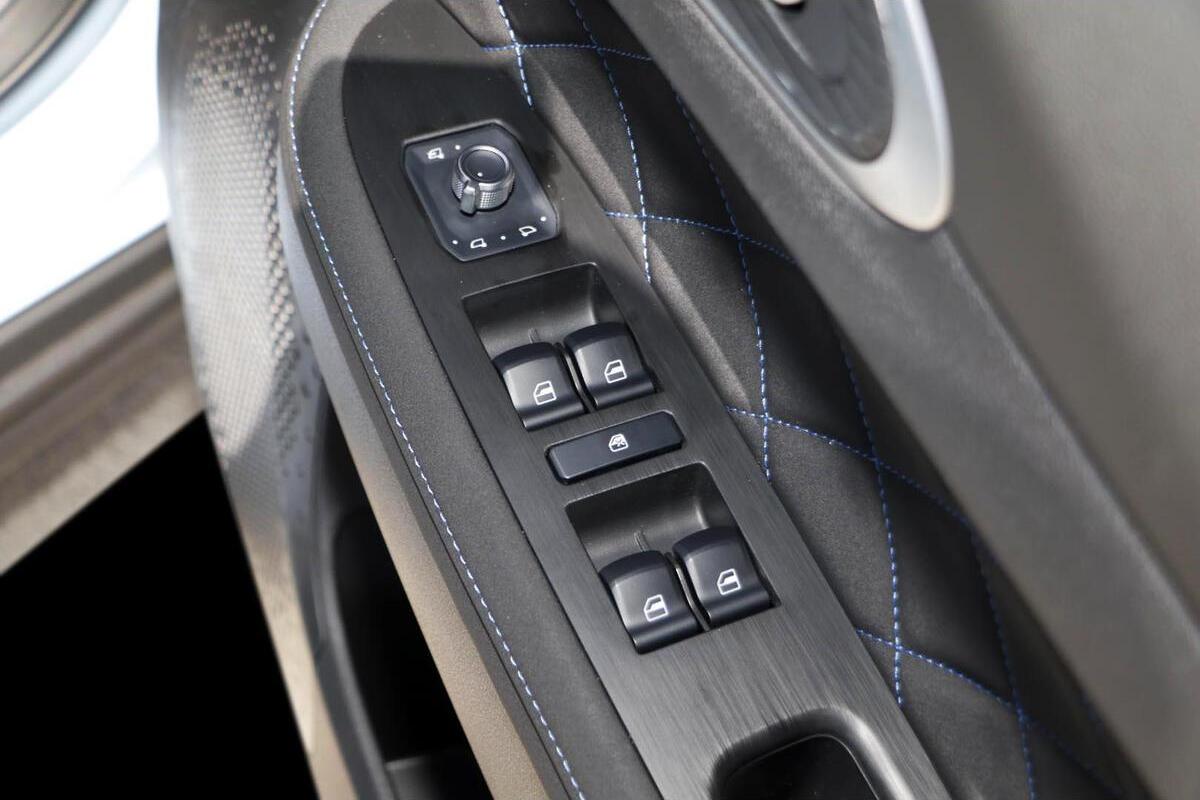 2025 GWM Ora Standard Range Auto image 21