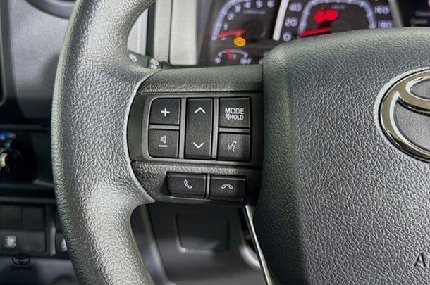 2024 Toyota LANDCRUISER MILITARY GXL image 16
