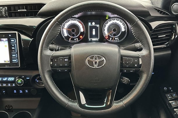 2019 Toyota Hilux Rugged X image 16