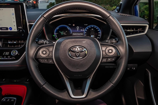2024 TOYOTA Corolla Hatch Hybrid ZR image 13
