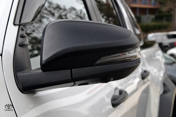 2023 Toyota HILUX Rogue image 19