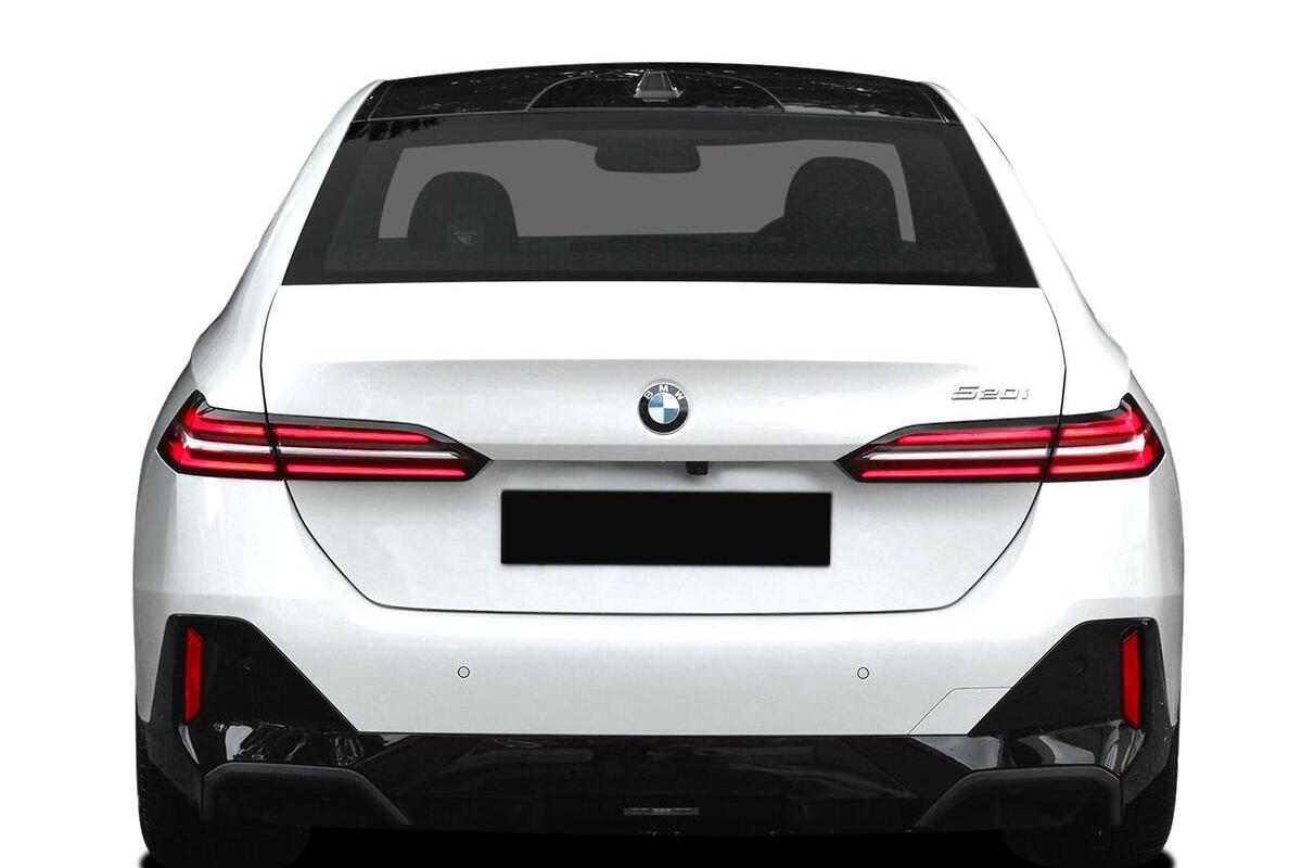 2024 BMW 5 Series 520i M Sport G60 Auto image 3