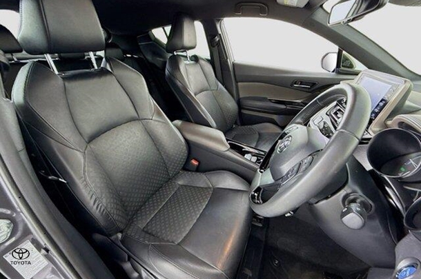 2022 Toyota C-HR Hybrid Koba 2WD image 12