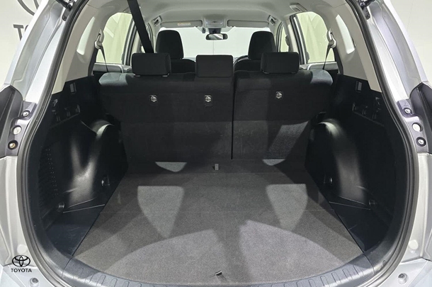 2018 Toyota RAV4 GX-2WD image 29