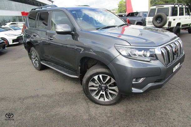 2021 Toyota Prado VX image 19