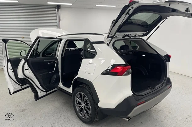2023 Toyota RAV4 Hybrid GXL-2WD image 12