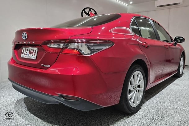 2023 Toyota Camry Hybrid Ascent image 2