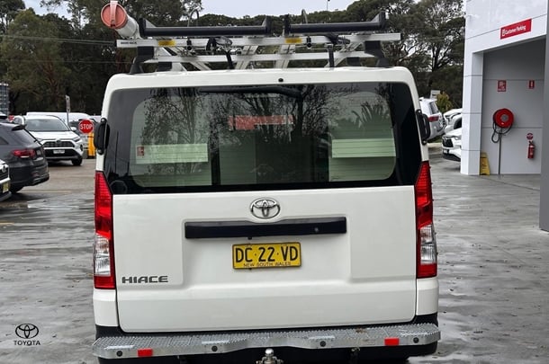 2021 Toyota HiAce LWB image 5