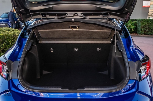 2024 TOYOTA Corolla Hatch Hybrid ZR image 9